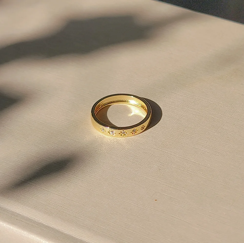 Shashi Twinkle Ring - Picture 3 of 4